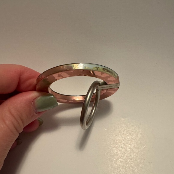 Velvet Caviar iPhone 13 Pro Max case with magnetic ring. - Picture 5 of 13